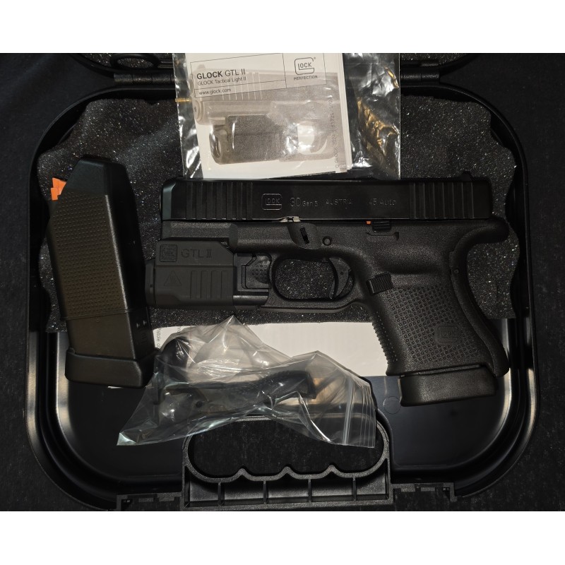 Pistolet Glock 30 Gen5 / kal. .45 ACP/AUTO + Latarka Glock GTL2