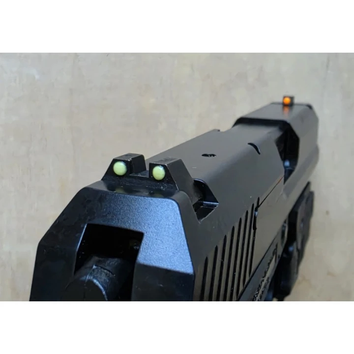 0106 Pistolet H&K USP Compact Tactical .45 AUTO + Dodatki