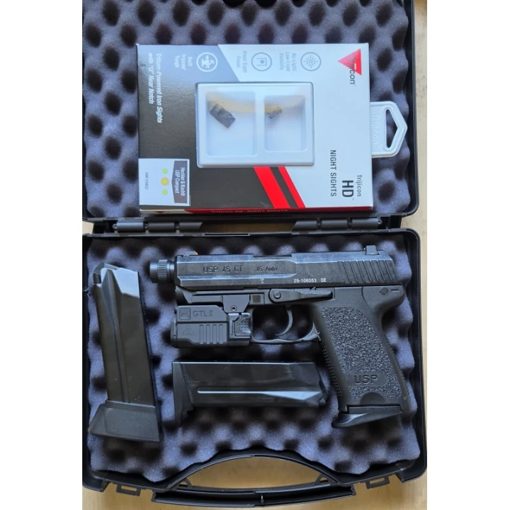 0106 Pistolet H&K USP Compact Tactical .45 AUTO + Dodatki